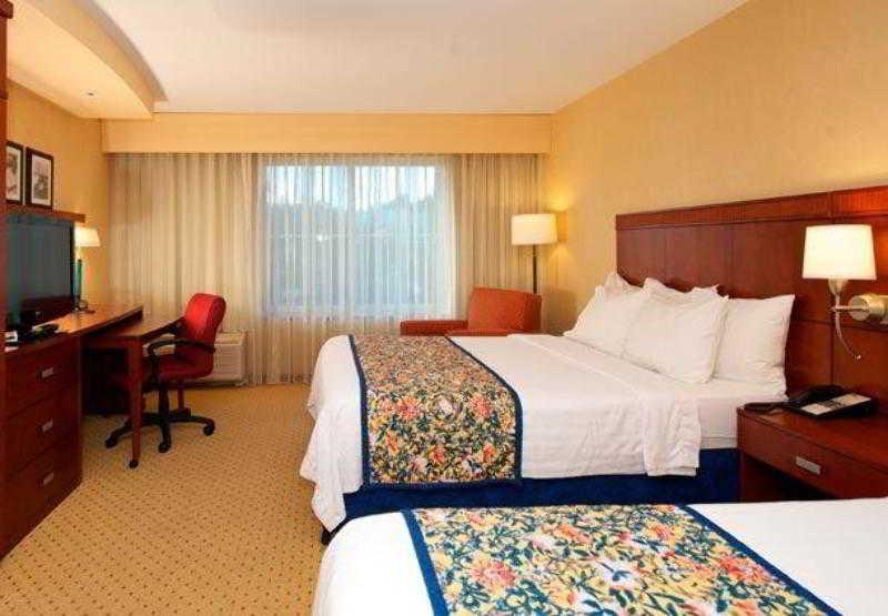 Courtyard By Marriott Seattle Kirkland Ξενοδοχείο Δωμάτιο φωτογραφία