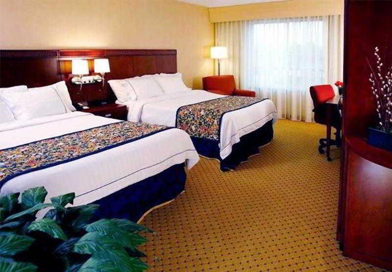 Courtyard By Marriott Seattle Kirkland Ξενοδοχείο Δωμάτιο φωτογραφία