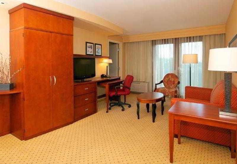 Courtyard By Marriott Seattle Kirkland Ξενοδοχείο Δωμάτιο φωτογραφία